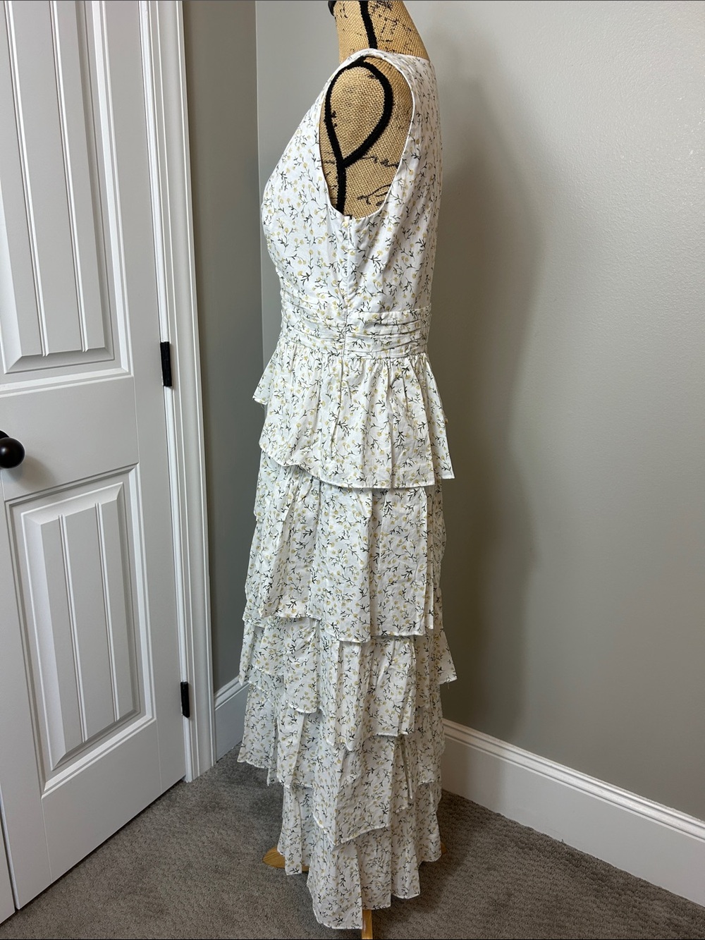 1. State Dress size 10 - Picture 3 of 10